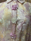 Blusa Floral Lila con Aplicaciones 3D - detalle