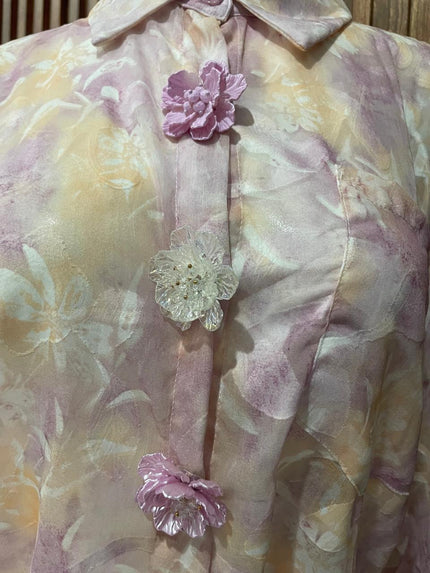 Blusa Floral Lila con Aplicaciones 3D - detalle