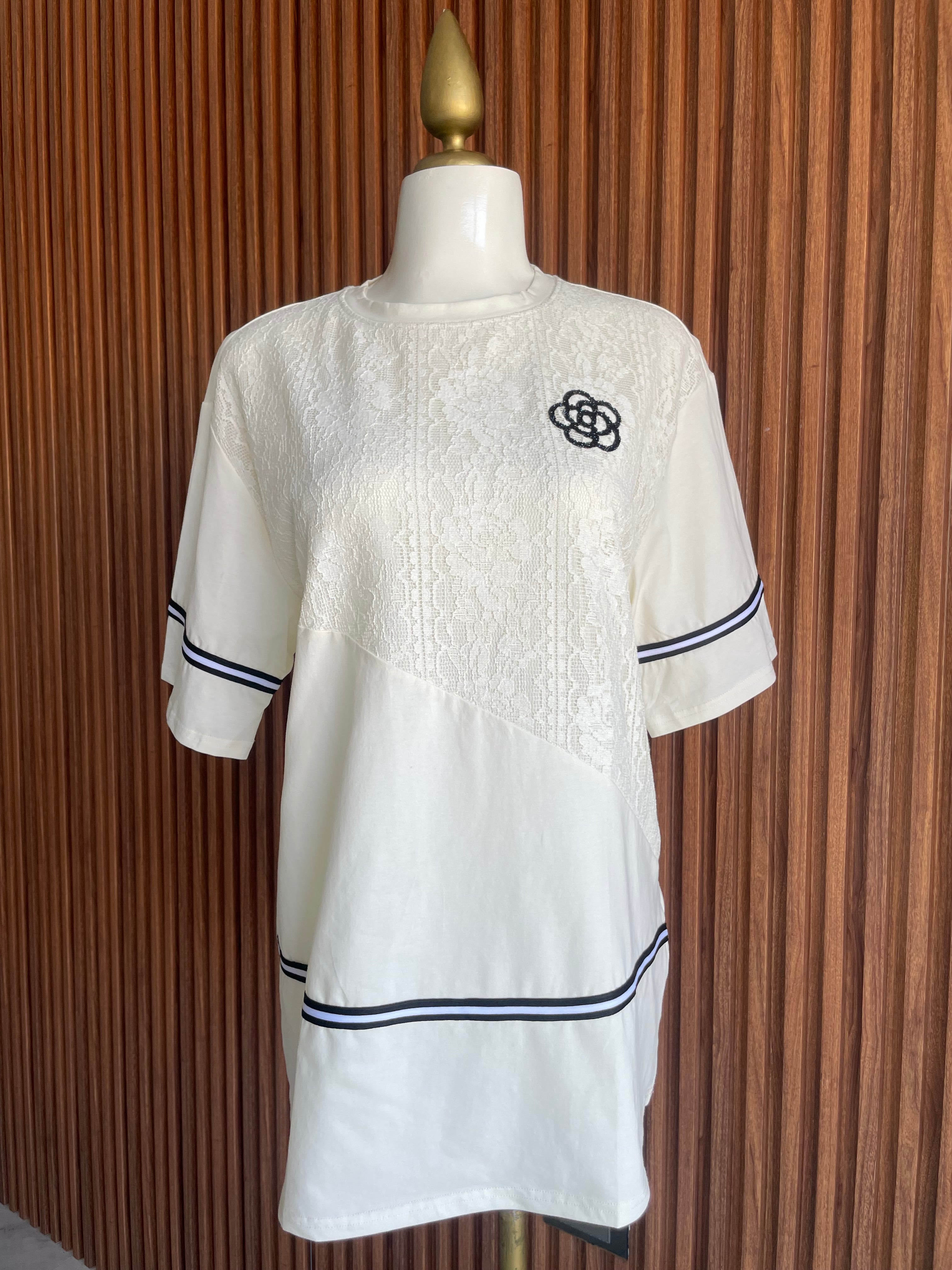 Playera Oversize Camelia Marfil