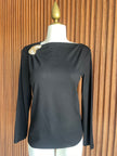 Blusa con Broche Dorado Negro