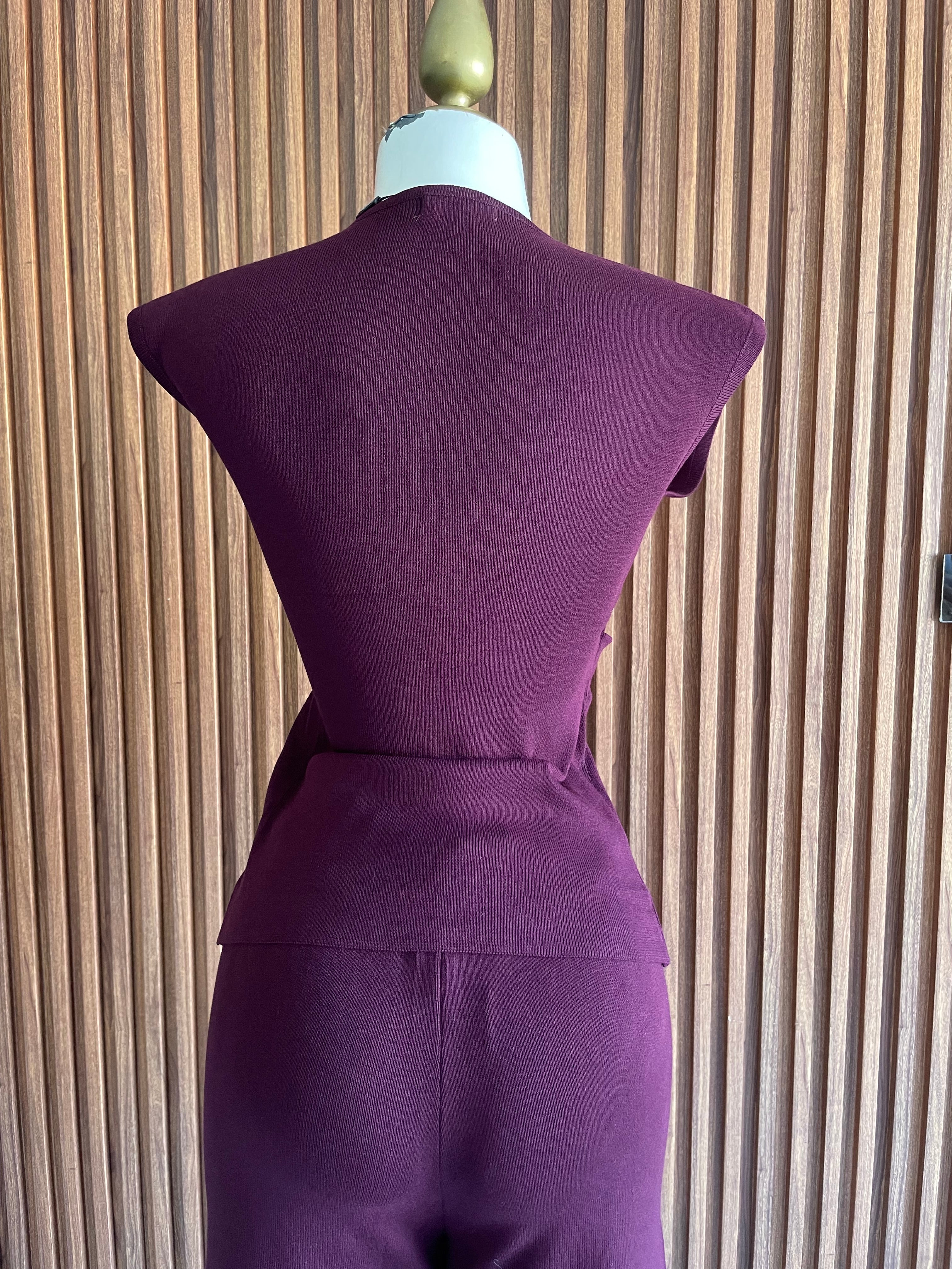 Conjunto Tejido Morado con Broche