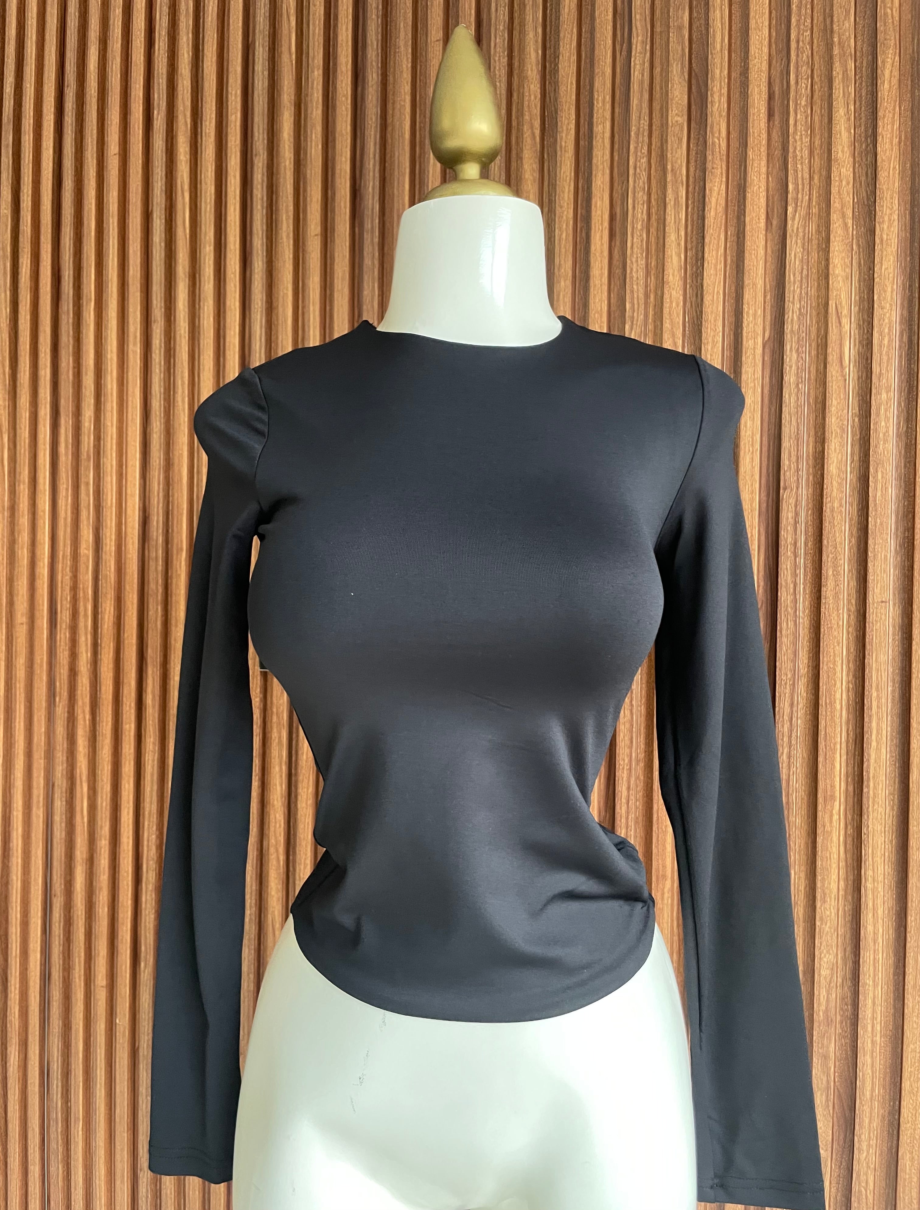 Blusa basica manga larga negra Jash Online