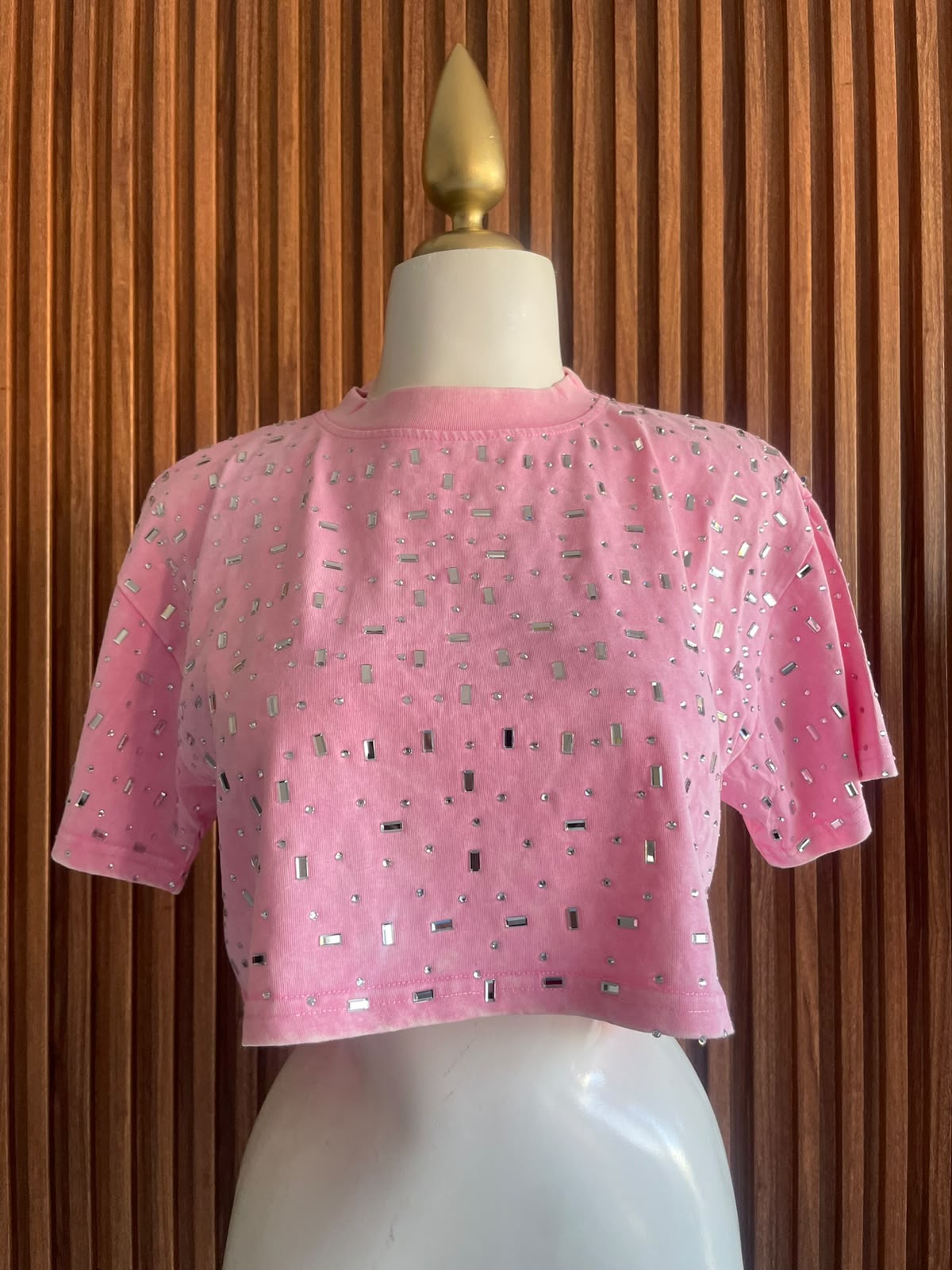Playera Crop con Brillo Rosa