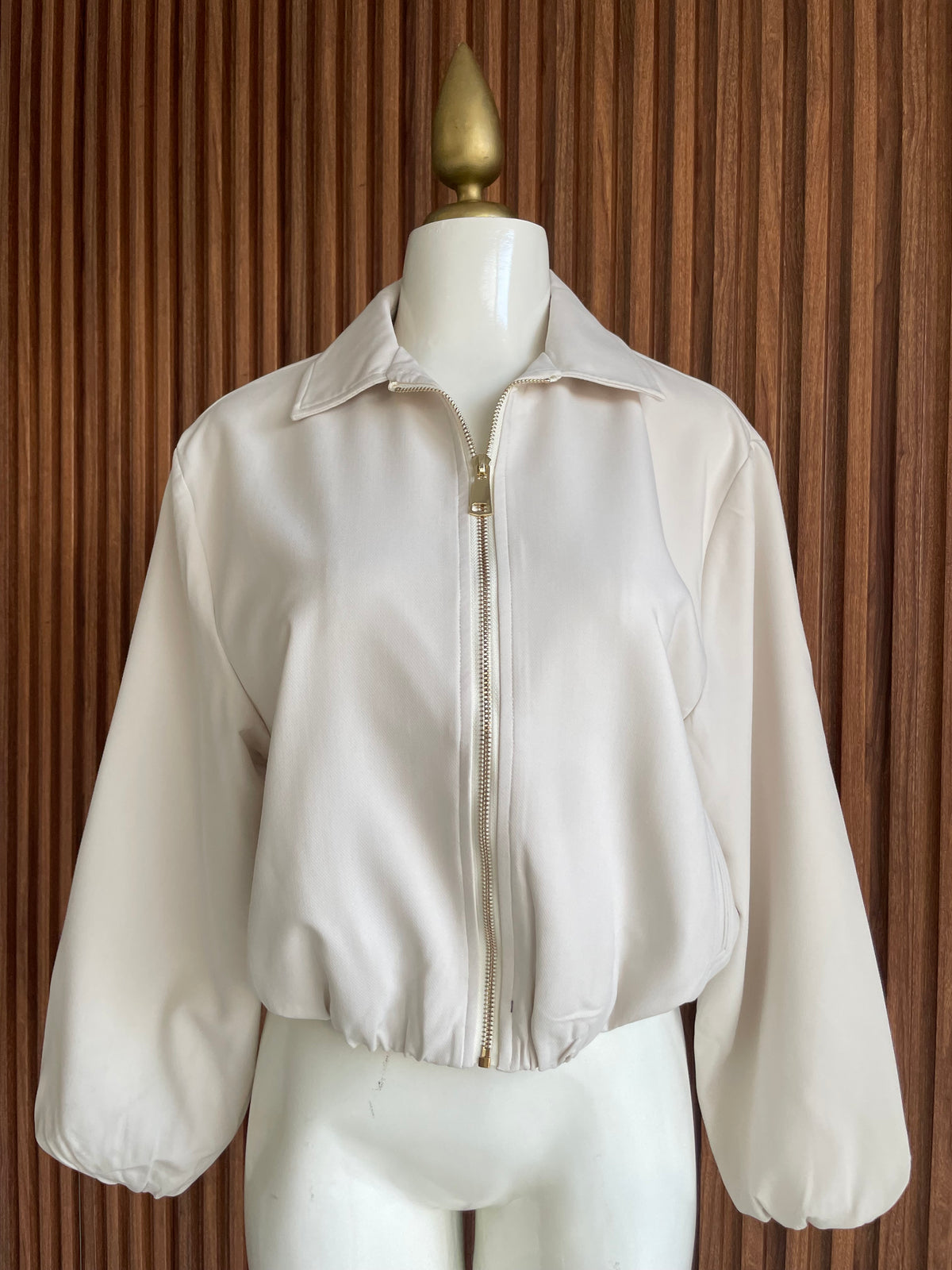 Chaqueta bomber beige Jash Online