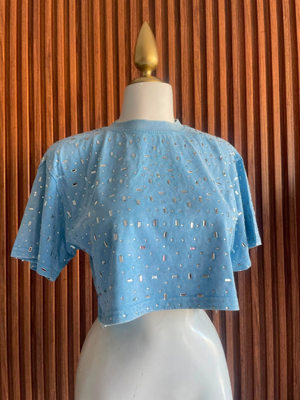 Playera Crop con Brillo Azul