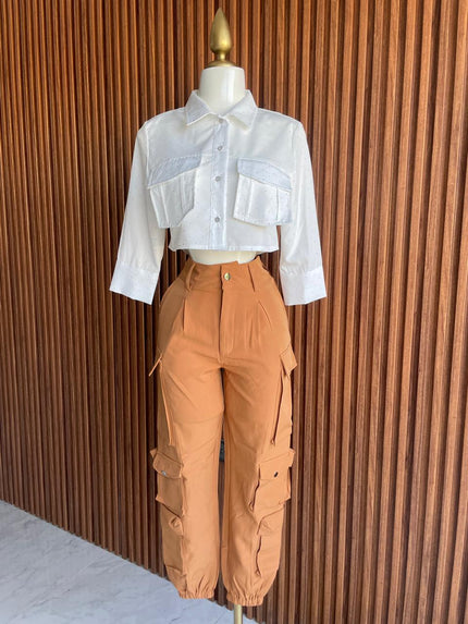 Top Blanco Crop con Bolsas