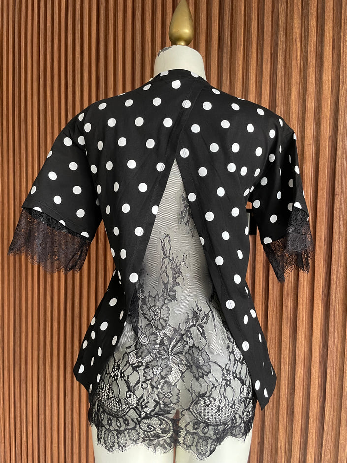 Espalda de blusa de lunares negra con encaje Jash Online