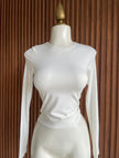 Blusa basica manga larga hueso Jash Online
