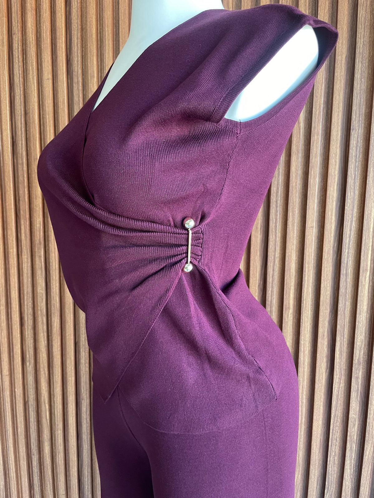 Conjunto Tejido Morado con Broche