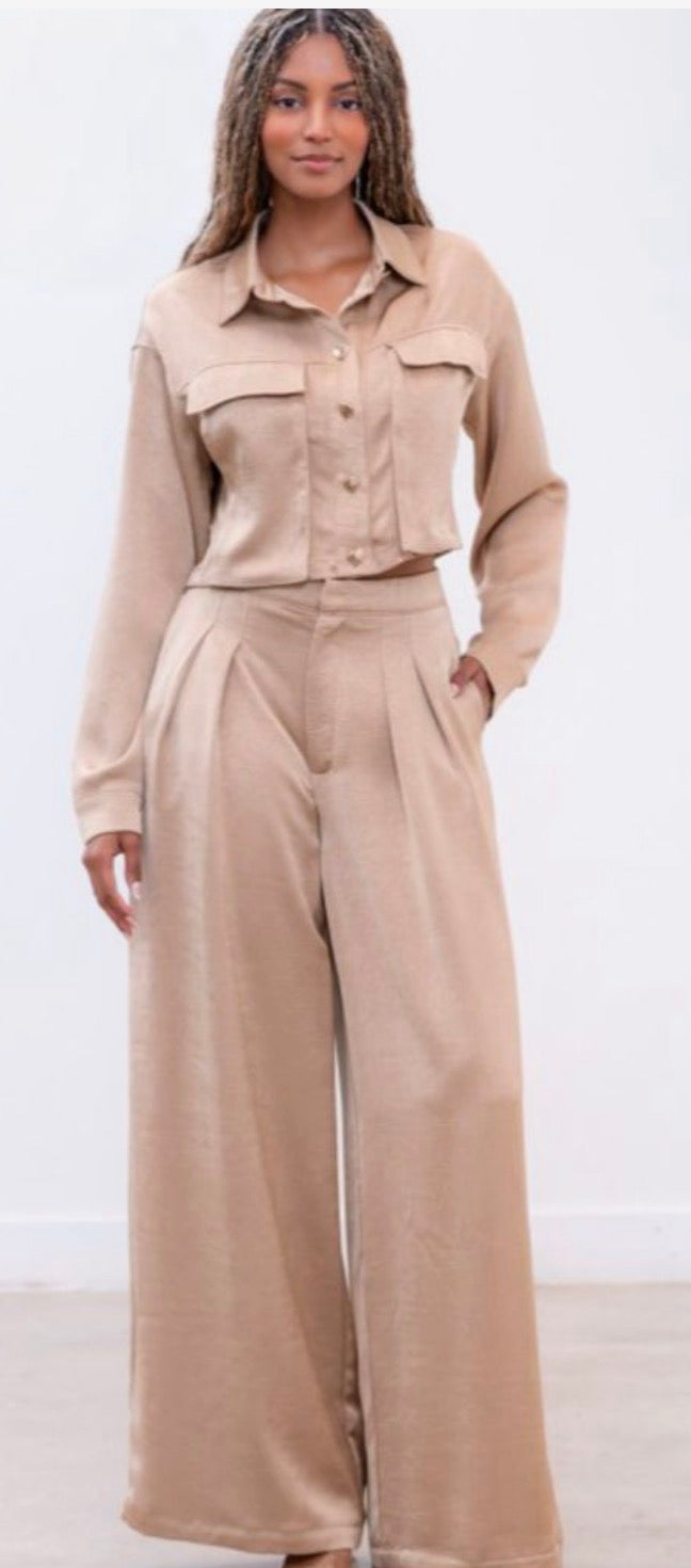 Conjunto Saco Corto y Pantalón Beige