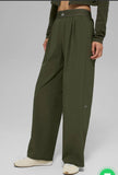Pant Alo Yoga verde olivo cuerpo completo Jash Online