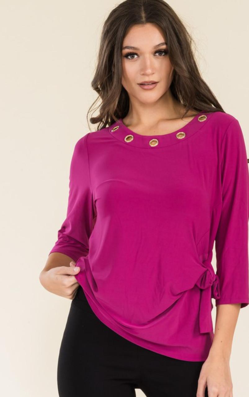 Top Fucsia con Botones Dorados