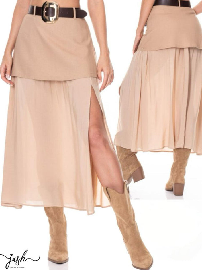 Falda Beige Capas con Abertura Lateral