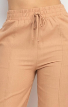 Cargar imagen en el visor de la galería, Pantalones Beige con Cordón
