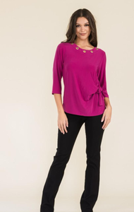 Top Fucsia con Botones Dorados