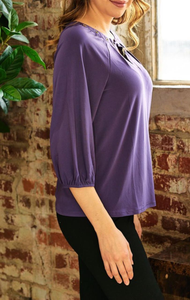 Blusa Morada Con Botones Dorados