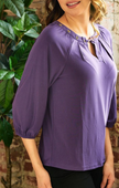 Blusa Morada Con Botones Dorados