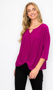 Blusa Magenta con Cuello Drapeado