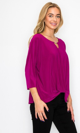 Blusa Magenta con Cuello Drapeado