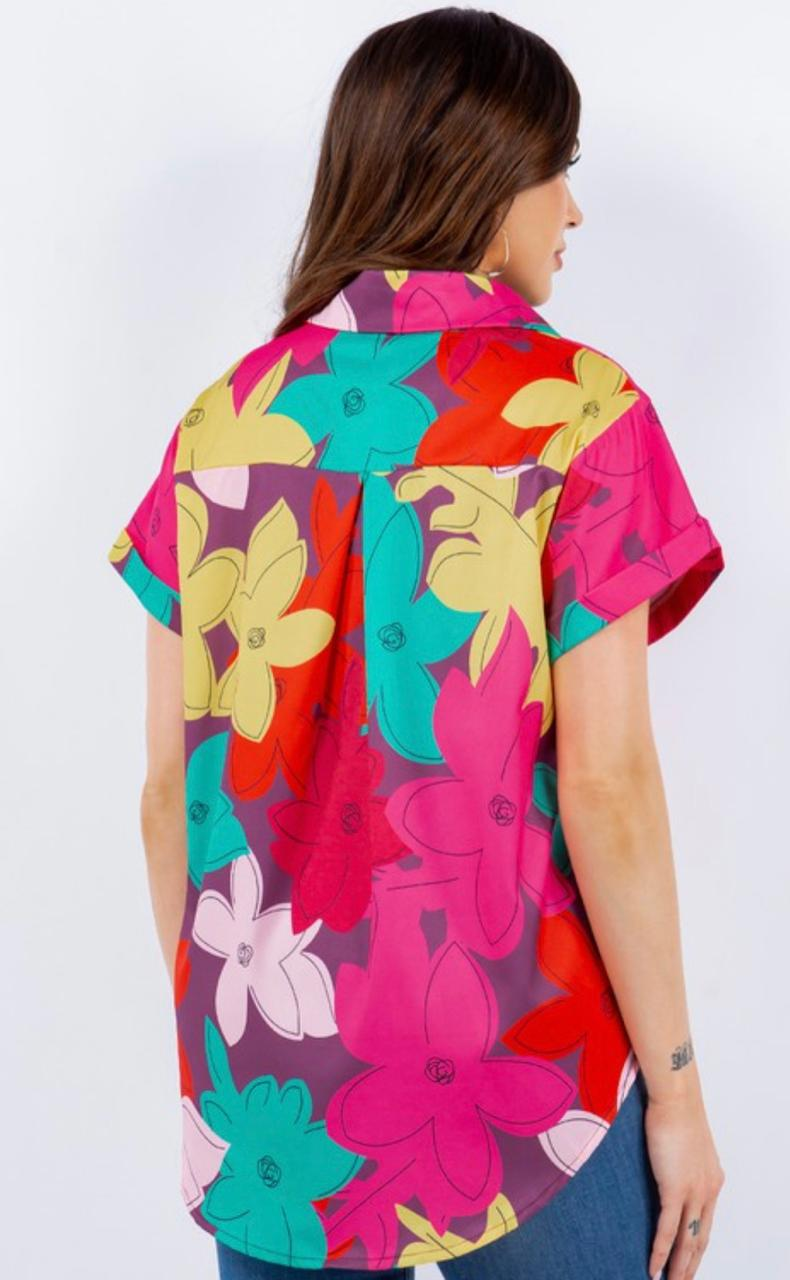 Camisa Vibrante con Estampado Floral
