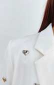Blazer Blanco con Adornos de Corazón