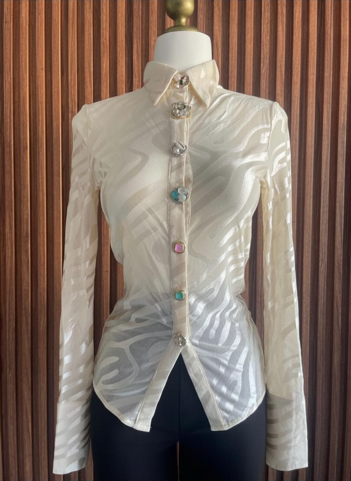 Blusa Semitransparente Marfil con Botones de Piedras