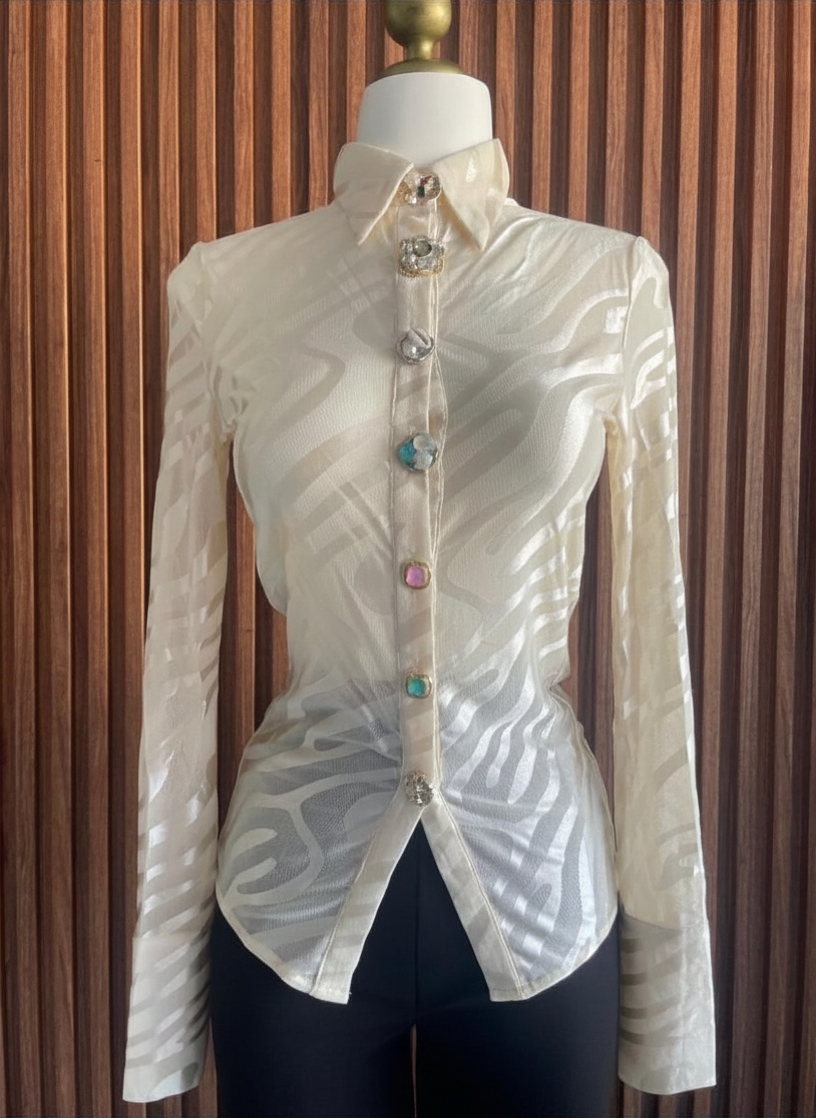 Blusa Semitransparente Marfil con Botones de Piedras